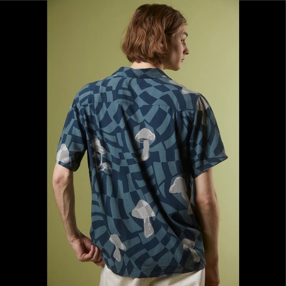 UO Warped Shroom Camp Shirt, Teal, S, M, L, and XL, NWT - Picture 3 of 11